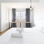 Modern 2br In Beautiful 別荘