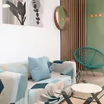 Modern 2br In Beautiful