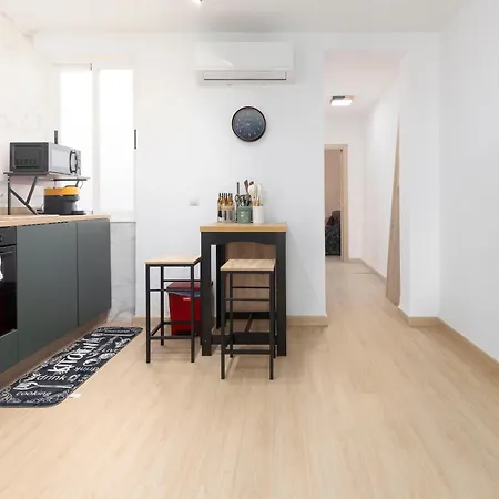 Modern 2br In Beautiful Burriana